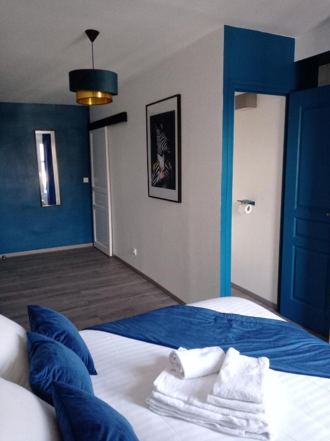 Hotel Les Remparts à La Madelaine-sous-Montreuil Extérieur photo